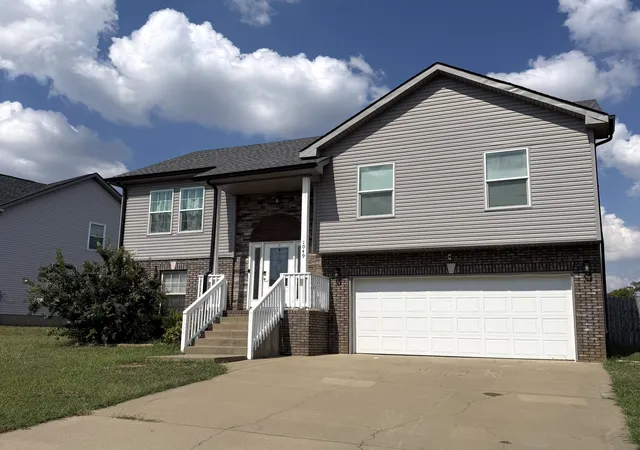 Photo 3 of Single family home for sale at 1049 Charles Thomas Dr, Clarksville, TN 37042 | MLS# 3593308 | Listing updated on 2026-09-18