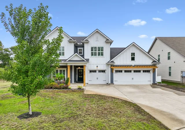 Photo 2 of Single family home for sale at 6533 Rusty Blackbird Ct, Murfreesboro, TN 37128 | MLS# 3598781 | Listing updated on 2026-09-24