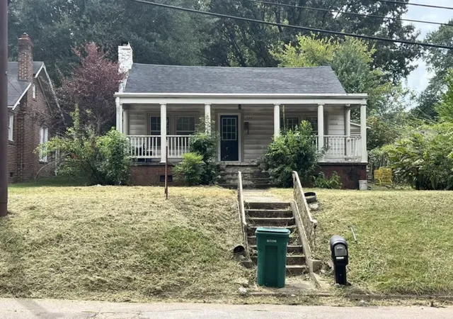 Photo 1 of Sale Pending at 266 W Forest Ave, Jackson, TN 38301 | MLS# 3593088 | Listing updated on 2026-10-14