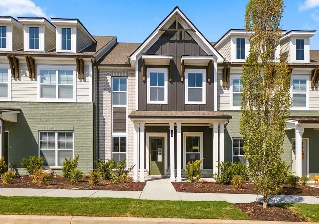Photo 1 of Townhouse for sale at 348 Twig Pvt Ct, Hendersonville, TN 37075 | MLS# 3592996 | Listing updated on 2026-10-08