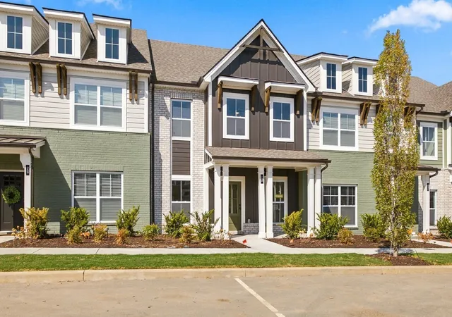 Photo 2 of Townhouse for sale at 348 Twig Pvt Ct, Hendersonville, TN 37075 | MLS# 3592996 | Listing updated on 2026-10-08