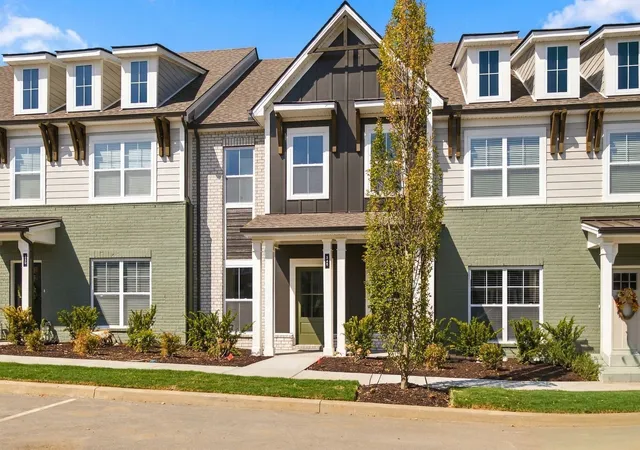 Photo 3 of Townhouse for sale at 348 Twig Pvt Ct, Hendersonville, TN 37075 | MLS# 3592996 | Listing updated on 2026-10-08