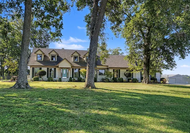 Photo 2 of Single family home for sale at 2430 Clifty Rd, Paris, TN 38242 | MLS# 3611352 | Listing updated on 2026-10-04