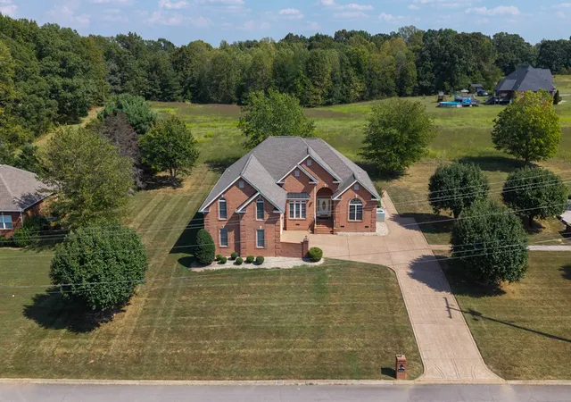 Photo 3 of Single family home for sale at 1019 Fairways Dr, Greenbrier, TN 37073 | MLS# 3593785 | Listing updated on 2026-09-27