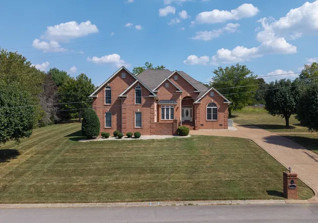Photo 4 of Single family home for sale at 1019 Fairways Dr, Greenbrier, TN 37073 | MLS# 3593785 | Listing updated on 2026-09-27
