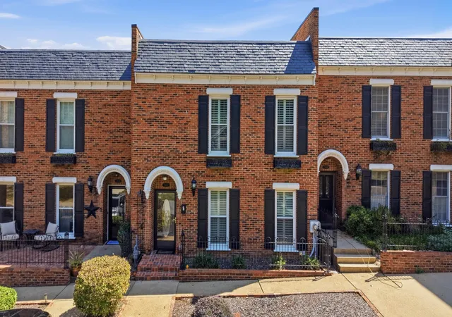 Photo 3 of Townhouse for sale at 3162 Waterfront Dr, Chattanooga, TN 37419 | MLS# 3593001 | Listing updated on 2026-09-18
