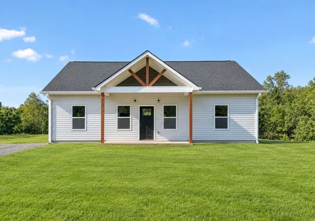 Single family home for sale at 7212 Carthage Rd, Pleasant Shade, TN 37145 | MLS# 3593701