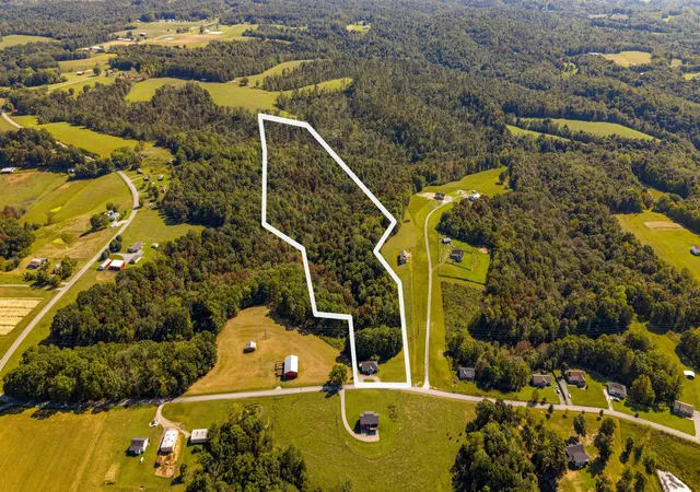 Photo 1 of Single family home for sale at 1810 Holland Rd, Lafayette, TN 37083 | MLS# 3596898 | Listing updated on 2026-09-22