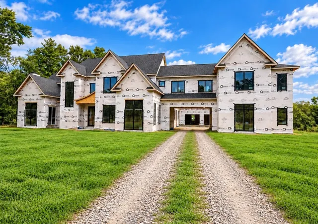 Photo 2 of Mansion for sale at 1420 Lipscomb Dr, Brentwood, TN 37027 | MLS# 3601268 | Listing updated on 2026-10-03