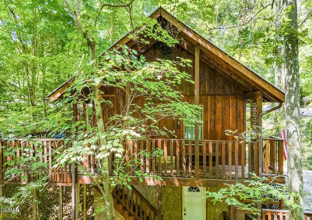 Photo 1 of Single family home for sale at 704 Forest Dr, Pigeon Forge, TN 37863 | MLS# 3593014 | Listing updated on 2026-09-24