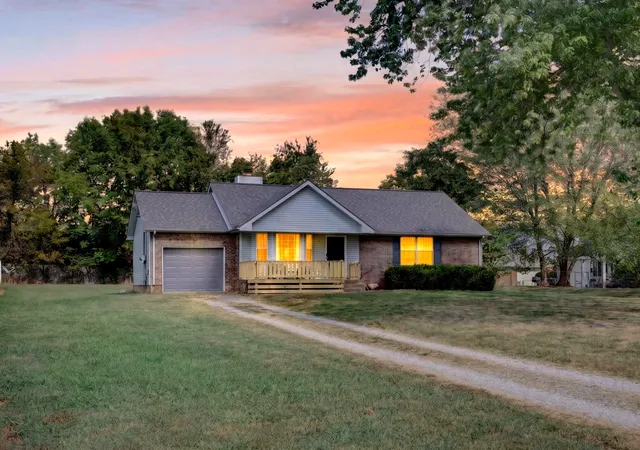 Photo 2 of Single family home for sale at 1788 Broadripple Dr, Clarksville, TN 37042 | MLS# 3597290 | Listing updated on 2026-10-08