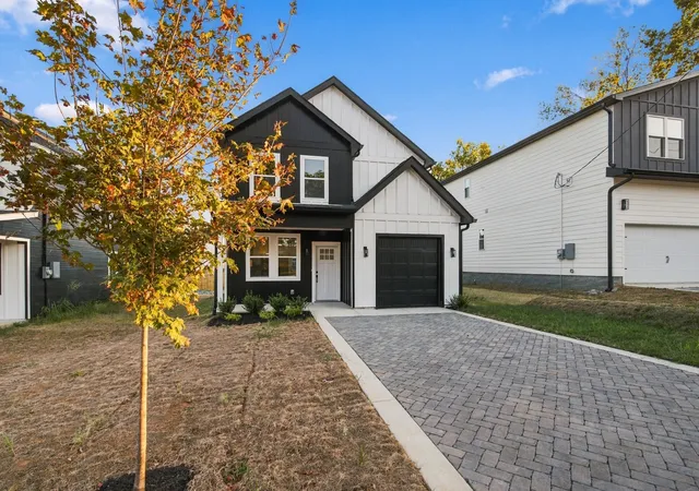 Photo 1 of Single family home for sale at 203 Paragon Mills Rd, Nashville, TN 37211 | MLS# 3598208 | Listing updated on 2026-10-01