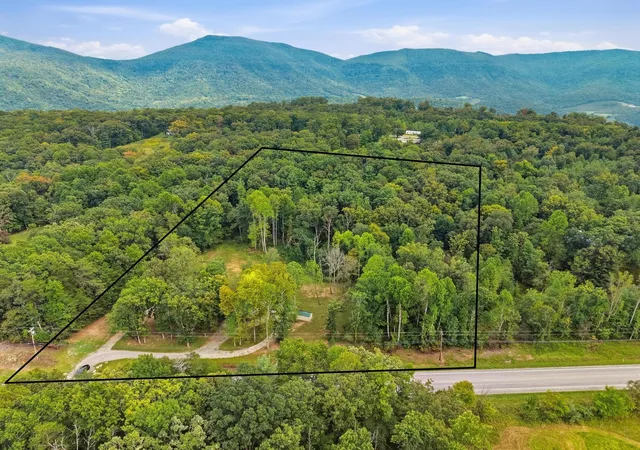 Photo 2 of Single family home for sale at 12253 Highway 127 S, Crossville, TN 38572 | MLS# 3598157 | Listing updated on 2026-09-23