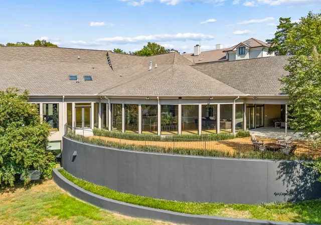Photo 2 of Mansion for sale at 26 Inveraray S, Nashville, TN 37215 | MLS# 3610223 | Listing updated on 2026-10-08