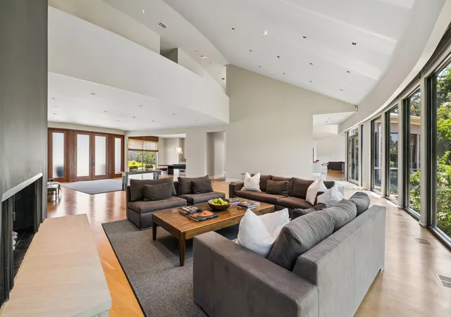 Photo 3 of Mansion for sale at 26 Inveraray S, Nashville, TN 37215 | MLS# 3610223 | Listing updated on 2026-10-08