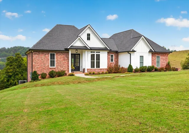 Photo 4 of Single family home for sale at 3755 Mcfall Rd, Palmyra, TN 37142 | MLS# 3598198 | Listing updated on 2026-09-26