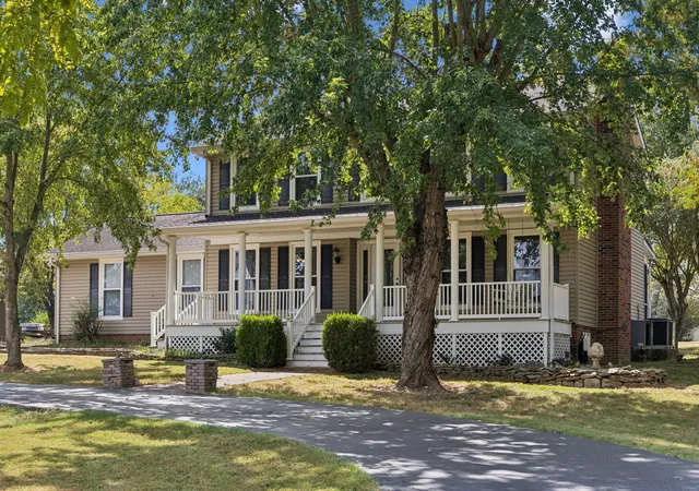 Photo 1 of Single family home for sale at 554 Douglas Bnd Rd, Gallatin, TN 37066 | MLS# 3598591 | Listing updated on 2026-09-29