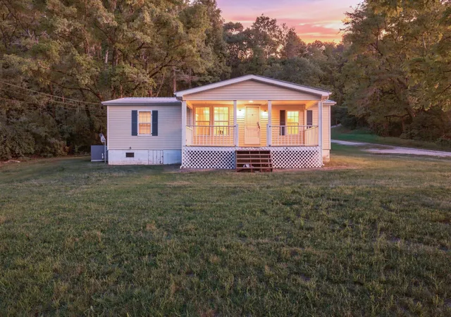 Photo 1 of Manufactured home for sale at 7421 Harper Rd, Hixson, TN 37343 | MLS# 3593103 | Listing updated on 2026-10-10