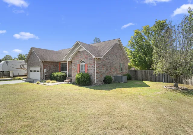 Photo 3 of Single family home for sale at 395 Overlook Cir, Tullahoma, TN 37388 | MLS# 3595883 | Listing updated on 2026-09-19