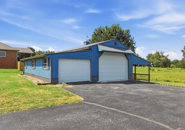 Photo 3 of Single family home for sale at 4832 Skyview Dr, Cookeville, TN 38501 | MLS# 3593771 | Listing updated on 2026-10-12
