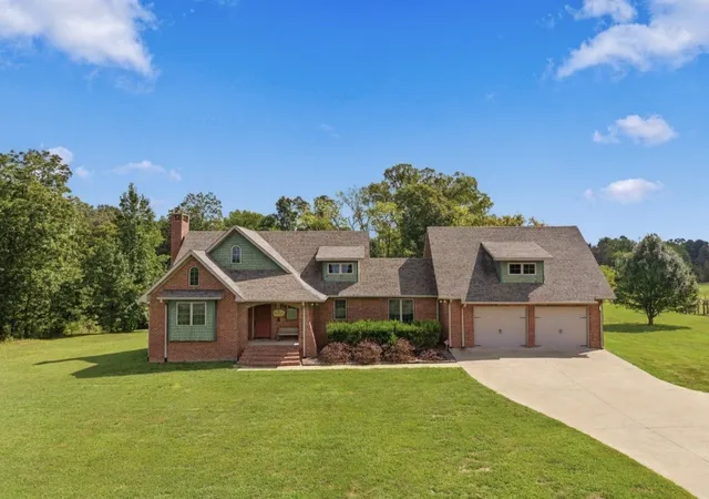 Photo 1 of Single family home for sale at 44 Westside Rd S, Lawrenceburg, TN 38464 | MLS# 3593238 | Listing updated on 2026-10-06