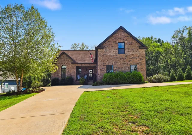 Photo 1 of Single family home for sale at 405 Tom Link Rd, Cottontown, TN 37048 | MLS# 3593579 | Listing updated on 2026-10-01