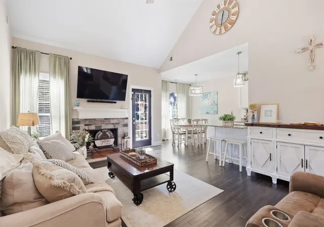 Photo 3 of Single family home for sale at 405 Tom Link Rd, Cottontown, TN 37048 | MLS# 3593579 | Listing updated on 2026-10-01