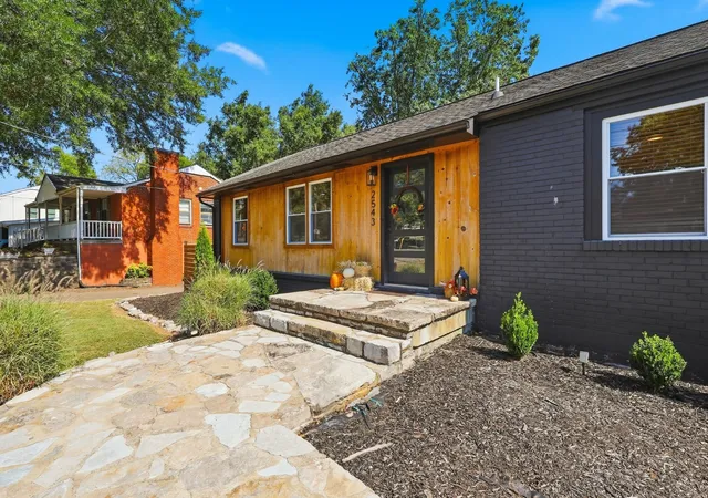 Photo 2 of Single family home for sale at 2543 Woodberry Dr, Nashville, TN 37214 | MLS# 3593746 | Listing updated on 2026-09-18
