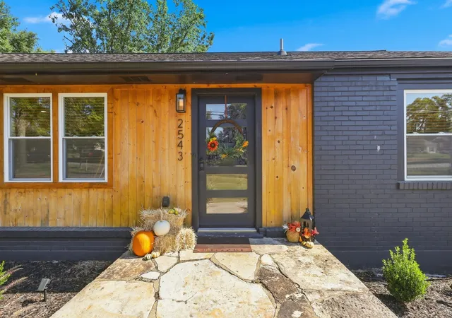Photo 3 of Single family home for sale at 2543 Woodberry Dr, Nashville, TN 37214 | MLS# 3593746 | Listing updated on 2026-09-18