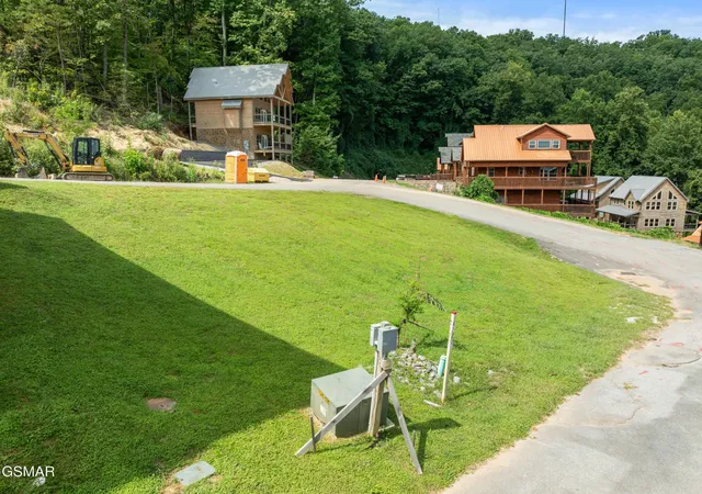 Photo 3 of Sale Pending at 24 Pine Peak Way, Pigeon Forge, TN 37862 | MLS# 3593198 | Listing updated on 2026-09-20