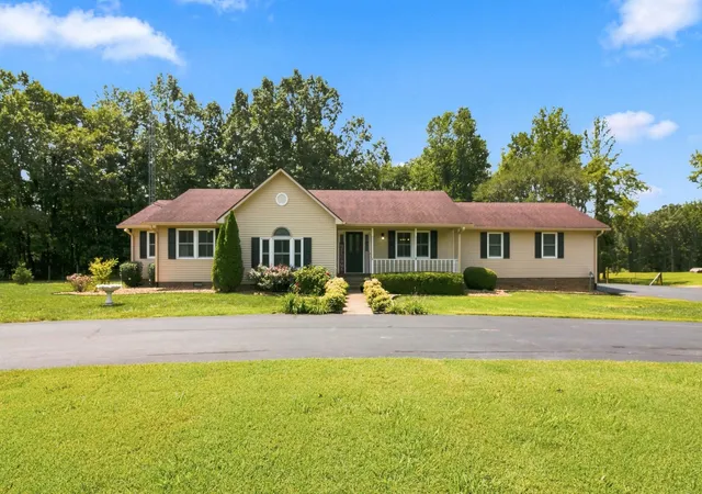Photo 1 of Single family home for sale at 3515 County Home Rd, Paris, TN 38242 | MLS# 3593676 | Listing updated on 2026-09-24