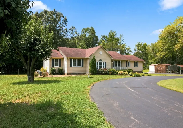 Photo 2 of Single family home for sale at 3515 County Home Rd, Paris, TN 38242 | MLS# 3593676 | Listing updated on 2026-09-24