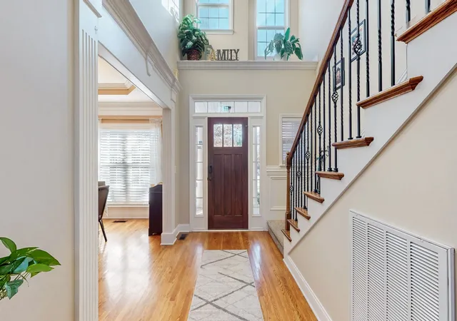 Photo 3 of Single family home for sale at 5344 Saint Ives Dr, Murfreesboro, TN 37128 | MLS# 3593263 | Listing updated on 2026-09-23