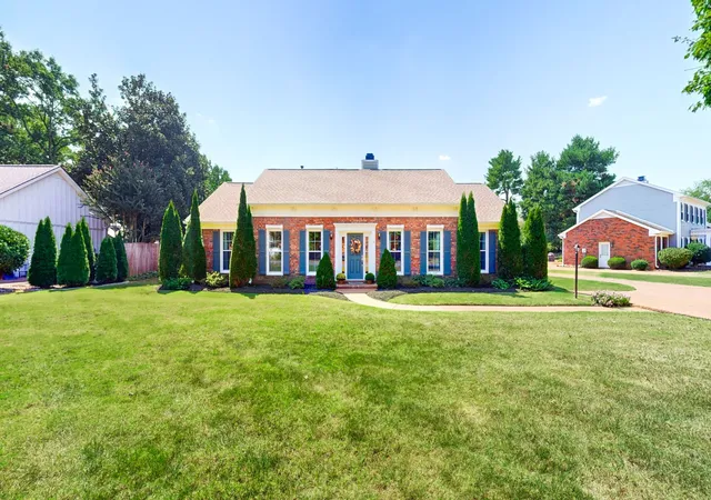 Photo 1 of Single family home for sale at 1305 Kinnard Dr, Franklin, TN 37064 | MLS# 3594475 | Listing updated on 2026-10-09