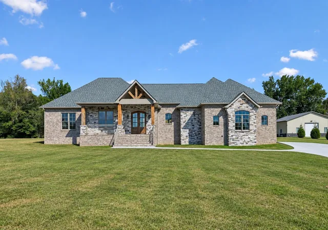 Photo 2 of Single family home for sale at 106 Chandelle Dr, Tullahoma, TN 37388 | MLS# 3594198 | Listing updated on 2026-10-07