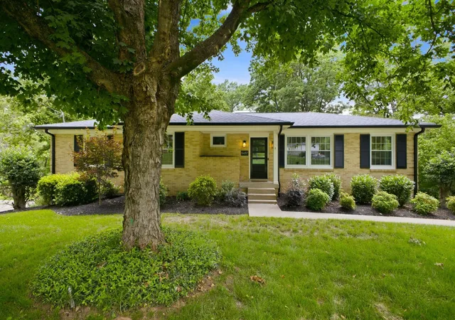 Single family home for sale at 5437 Hill Rd Cir, Nashville, TN 37220 | MLS# 3593287