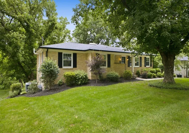 Photo 3 of Single family home for sale at 5437 Hill Rd Cir, Nashville, TN 37220 | MLS# 3593287 | Listing updated on 2026-09-19
