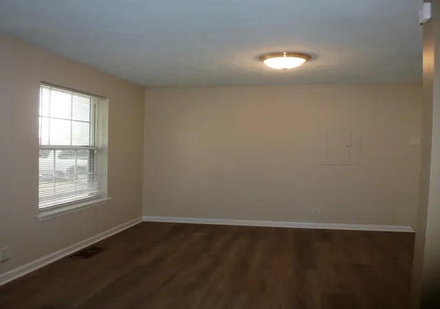 Photo 3 of Single family home for sale at 672 Artic Ave, Oak Grove, KY 42262 | MLS# 3593594 | Listing updated on 2026-09-29