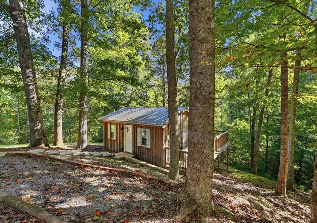 Photo 3 of Single family home for sale at 218 Poplar Pl, Smithville, TN 37166 | MLS# 3611302 | Listing updated on 2026-10-09