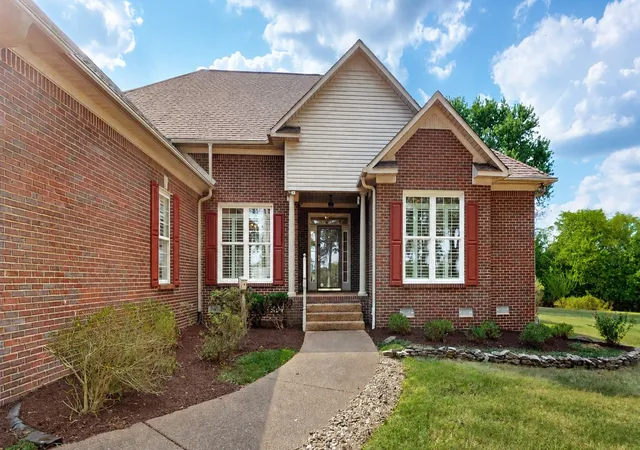 Photo 3 of Single family home for sale at 1395 Charleston Ln, Columbia, TN 38401 | MLS# 3594677 | Listing updated on 2026-10-04