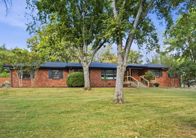 Photo 3 of Single family home for sale at 225 Peeler Trl, Madison, TN 37115 | MLS# 3594382 | Listing updated on 2026-09-23