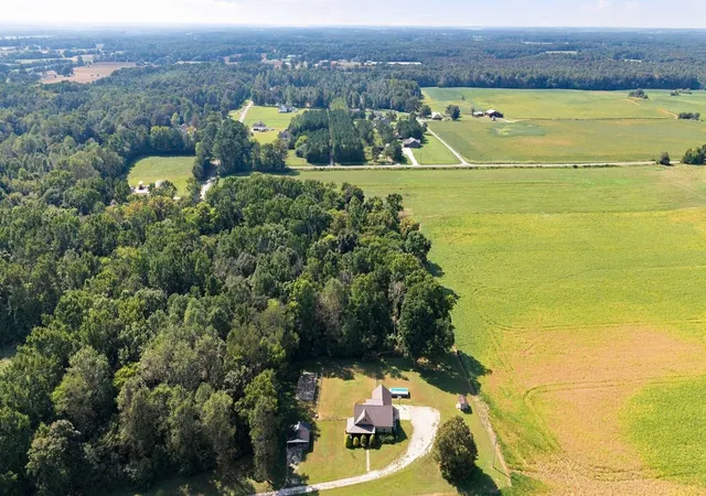 Single family home for sale at 926 Post Oak Rd, Belvidere, TN 37306 | MLS# 3596212
