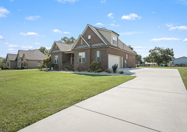 Photo 2 of Single family home for sale at 41 Wellington Dr, Manchester, TN 37355 | MLS# 3595560 | Listing updated on 2026-10-04