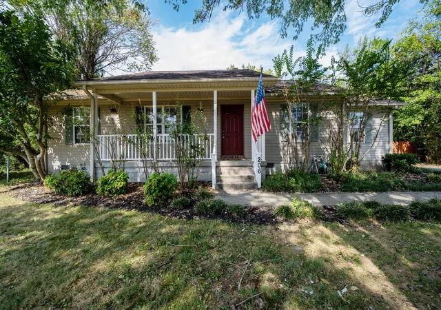 Single family home for sale at 206 Caribou Trl, Murfreesboro, TN 37129 | MLS# 3593529