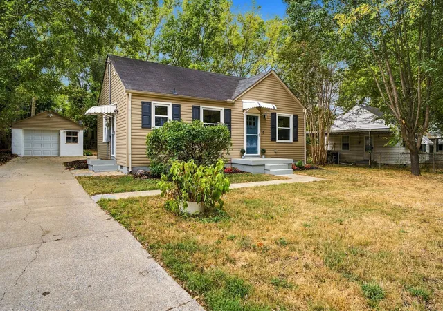 Photo 3 of Single family home for sale at 907 Kipling Dr, Nashville, TN 37217 | MLS# 3598486 | Listing updated on 2026-10-04
