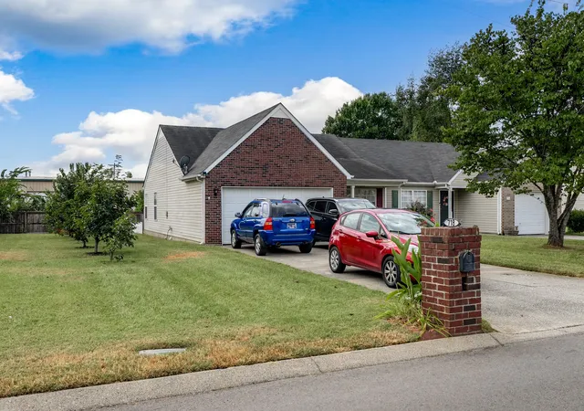 Photo 4 of Single family home for sale at 718 Dellwood Dr, Smyrna, TN 37167 | MLS# 3593543 | Listing updated on 2026-10-06