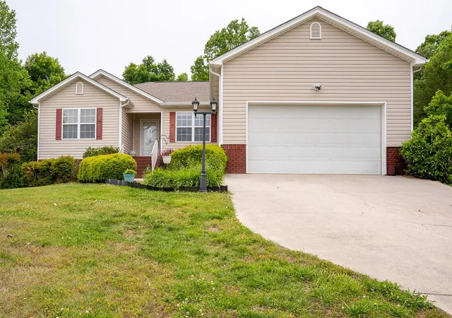 Photo 2 of Single family home for sale at 196 Chetola Dr Ne, Cleveland, TN 37323 | MLS# 3593342 | Listing updated on 2026-09-25