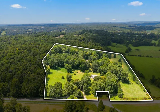 Single family home for sale at 3065 Clydeton Rd, Waverly, TN 37185 | MLS# 3596197