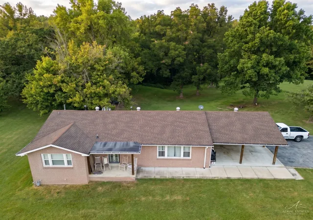 Photo 2 of Single family home for sale at 129 Cookeville Hwy, Carthage, TN 37030 | MLS# 3596397 | Listing updated on 2026-10-01