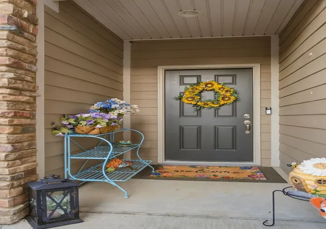 Photo 2 of Townhouse for sale at 2341 Stonecenter Ln, Murfreesboro, TN 37128 | MLS# 3593988 | Listing updated on 2026-10-07